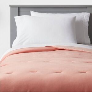 PILLOWFORT NWT velvet kids quilt -pink -twin